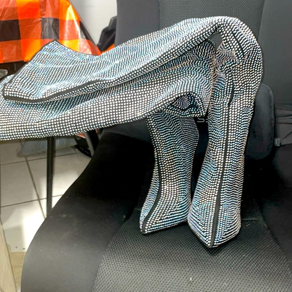 Thigh high sparkle boots - Picture 3 of 7